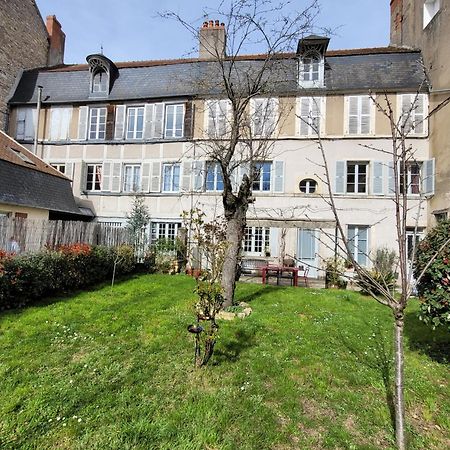 La Cour Du Chateau La Charité-sur-Loire Exterior foto