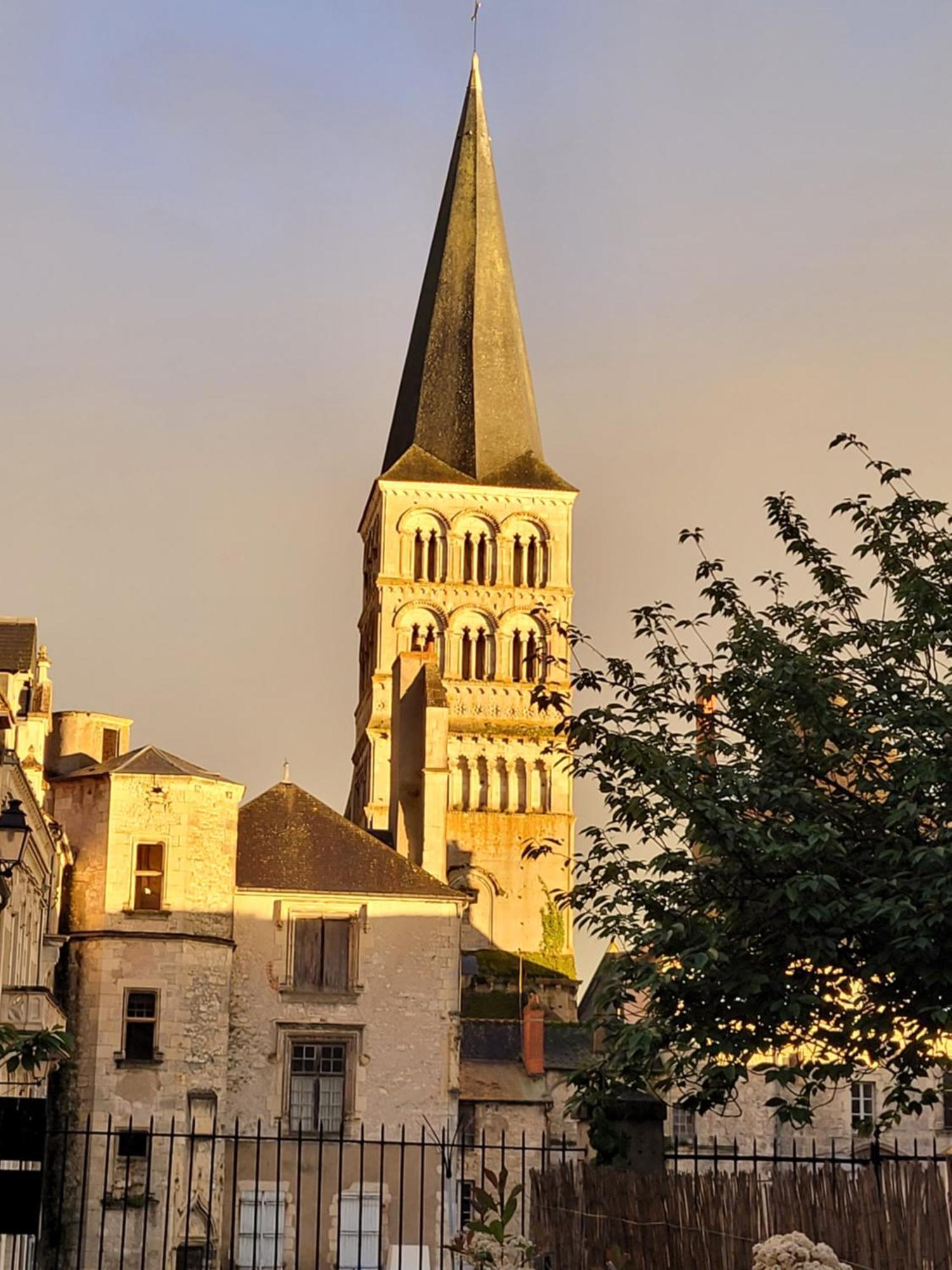 La Cour Du Chateau La Charité-sur-Loire Exterior foto