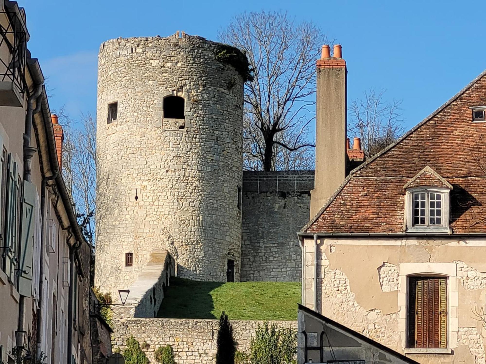 La Cour Du Chateau La Charité-sur-Loire Exterior foto