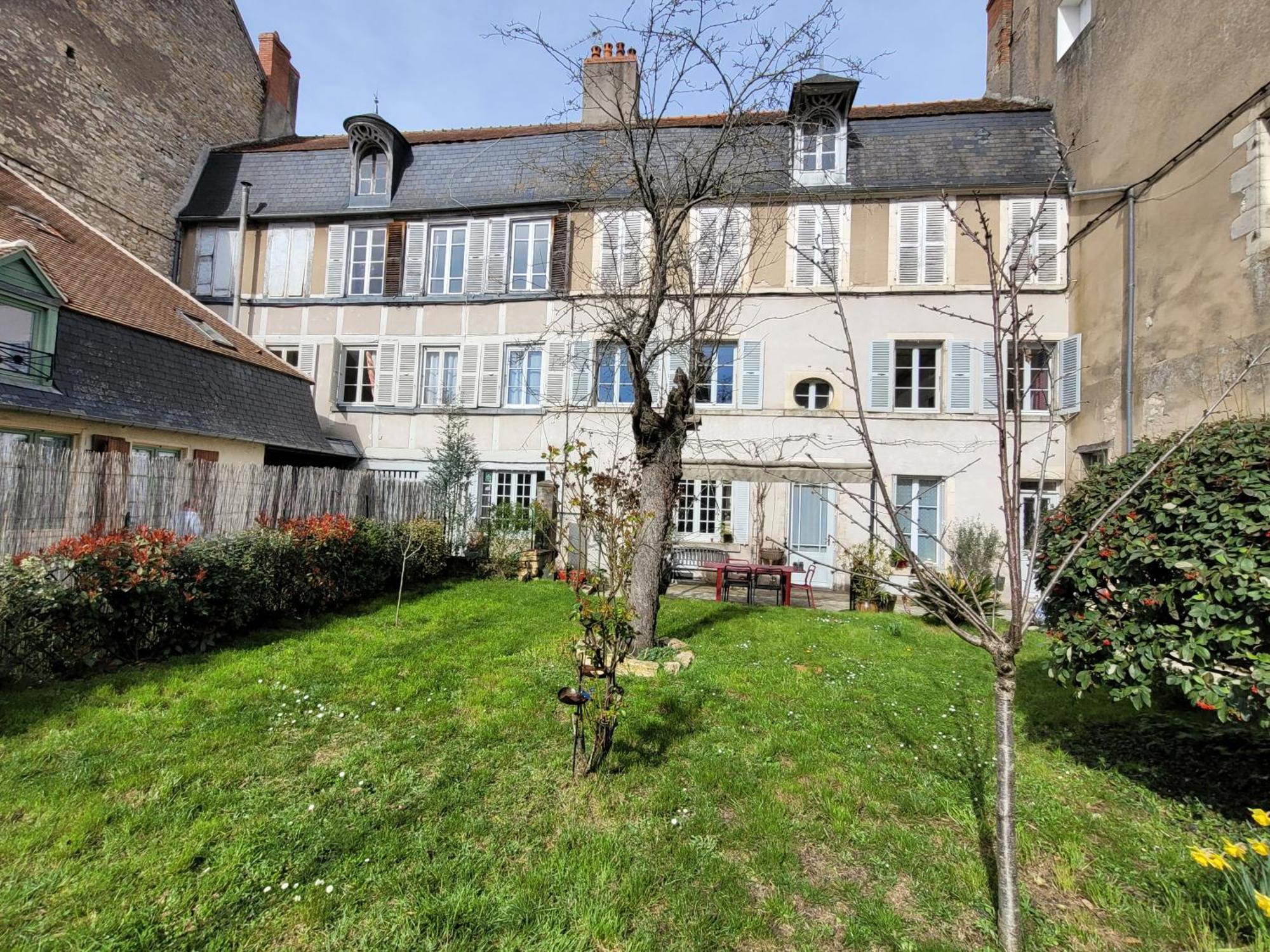 La Cour Du Chateau La Charité-sur-Loire Exterior foto